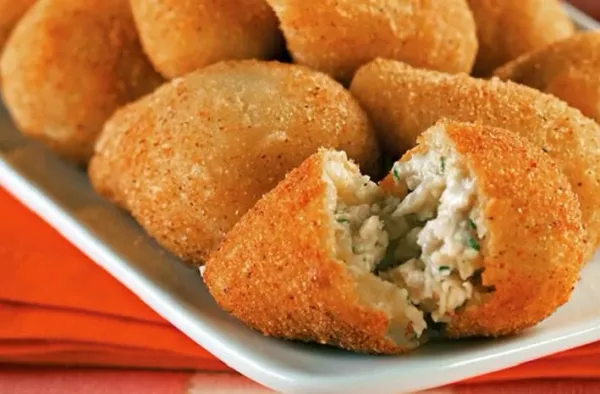 Coxinha de Frango com Catupiry Com Massa de Batata Doce